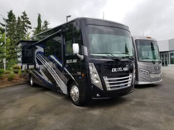 2023 THOR MOTOR COACH OUTLAW 38MB