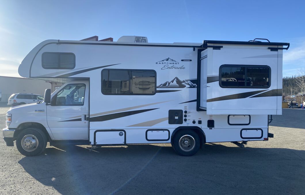 2024 EAST TO WEST RV ENTRADA 2200S*23, , hi-res image number 1
